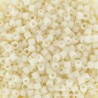 Perline Delica Miyuki 11/0 Codice: DB0352 Colore: Mat Opaque Cream﻿ Confezione: 50 gr Misura 11/0