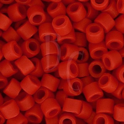 DB0796 - Dyed Semi Mat Opaque Red 50 gr