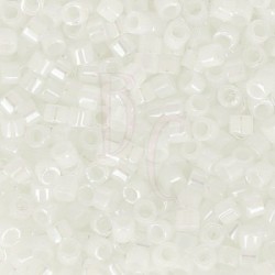 DB0202 - White Pearl AB - 50 gr