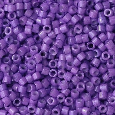 DB1379 - Dyed Opaque Red Viole 50 gr
