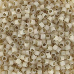 DB1451 - Silver Lined Pale Cream Opal 50 gr