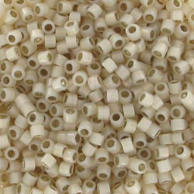 DB1451 - Silver Lined Pale Cream Opal 50 gr